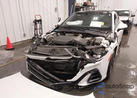 2023 Volkswagen Arteon 2.0T Sel R-Line z USA, uszkodzony, nr VIN WVWAR7AN6PE002507